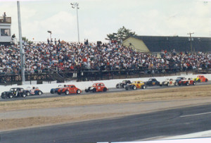 Legends cars compete at Stafford Motor Speedway (Photo: Stafford Motor Speedway)