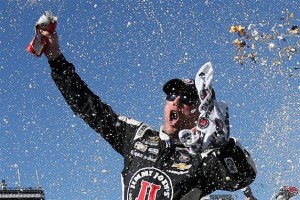 Kevin Harvick celebrates victory Sunday at Phoenix International Raceway (Photo: Chris Graythen/Getty Images For NASCAR)
