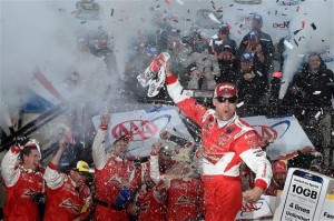 Kevin Harvick celebrates victory Sunday at Dover International Speedway (Photo: Rainier Ehrhardt/Getty Images for NASCAR)