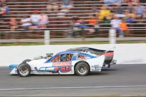 David Arute in action in an SK Light Modified in 2015 at the New London-Waterford Speedbowl (Photo: Courtesy Stafford Motor Speedway/Driscoll MotorSports Photography)